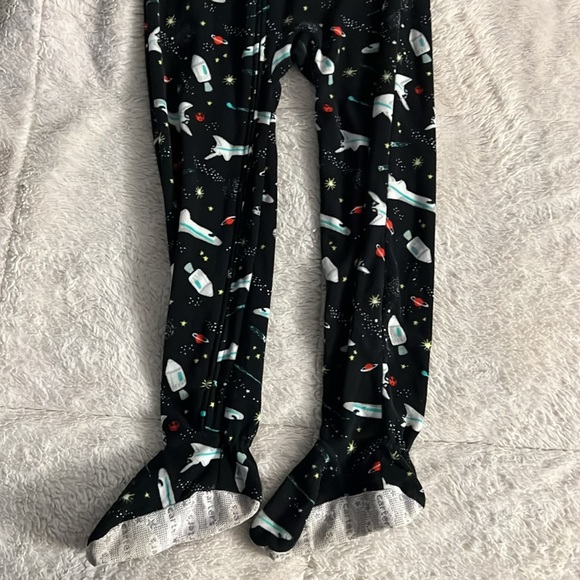 Carters full piece pjs - size 6 - Picture 3 of 5